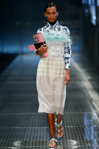 Look 23
